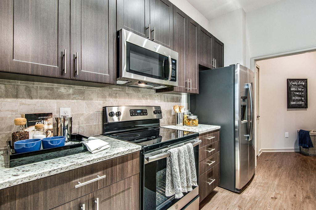 Eastshore on Lake Carolyn Kitchen