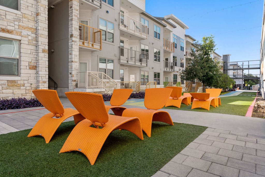 EastsideStation_OutdoorLounge