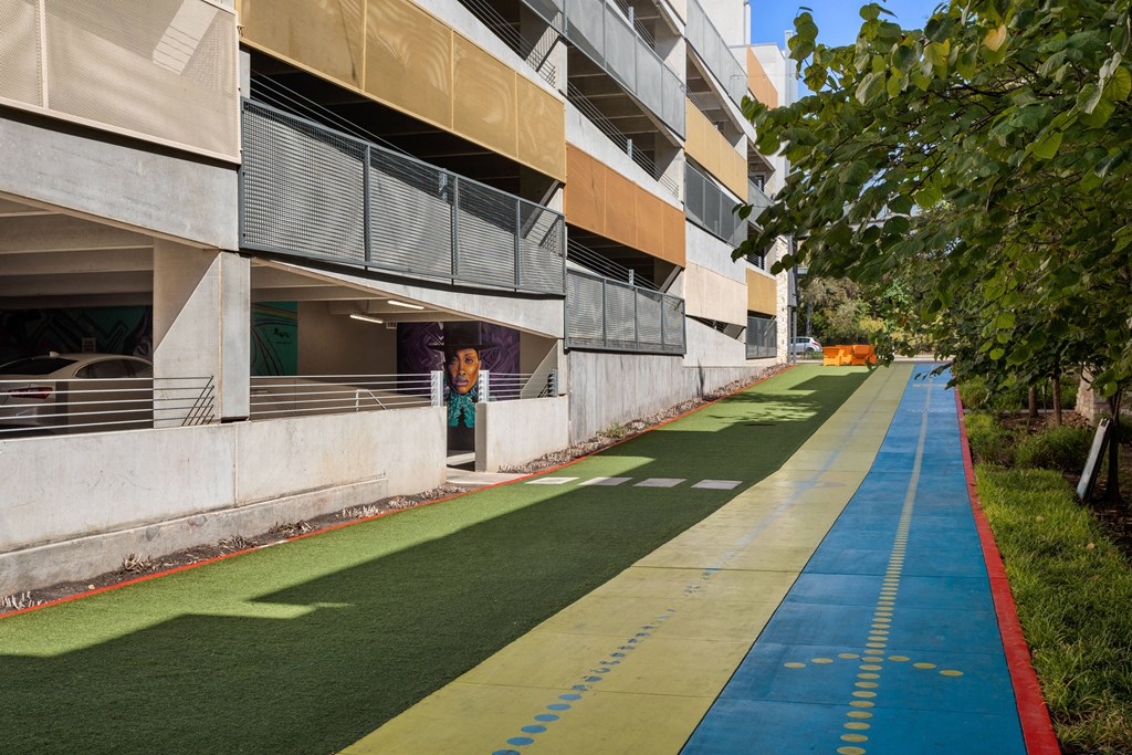 EastsideStation_OutdoorTrail