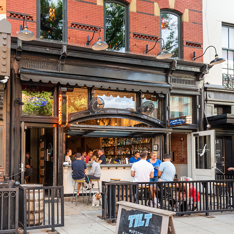 Pearl Dive Oyster Bar