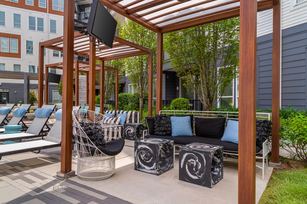 EmersonatMontfordPark_PoolLounge