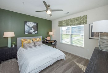 Apartment Bedroom - Photo Gallery 6