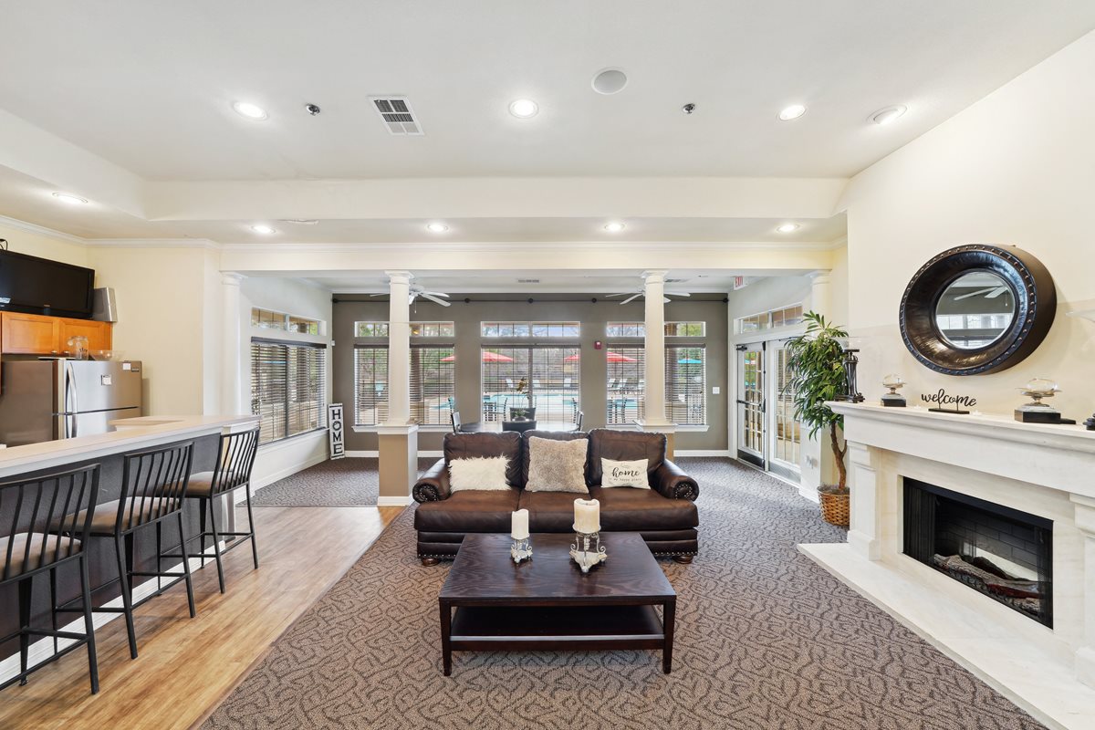 Falcon Lakes Apartments