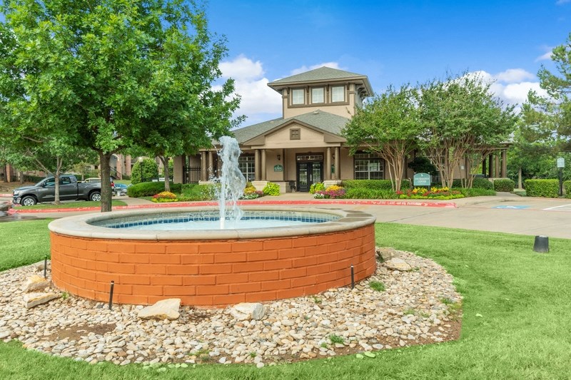 FalconLakes_Exterior