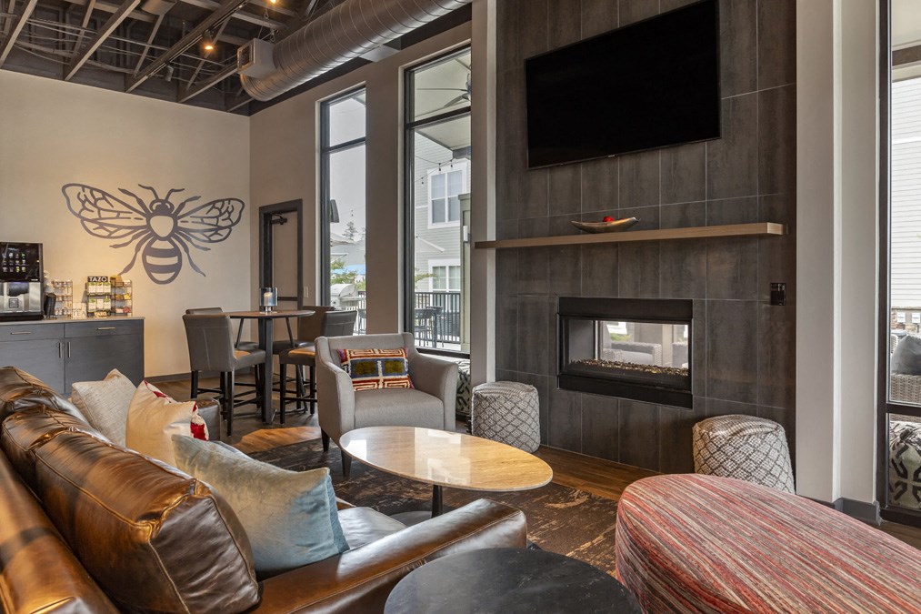 Hudson 5401 interior resident lounge