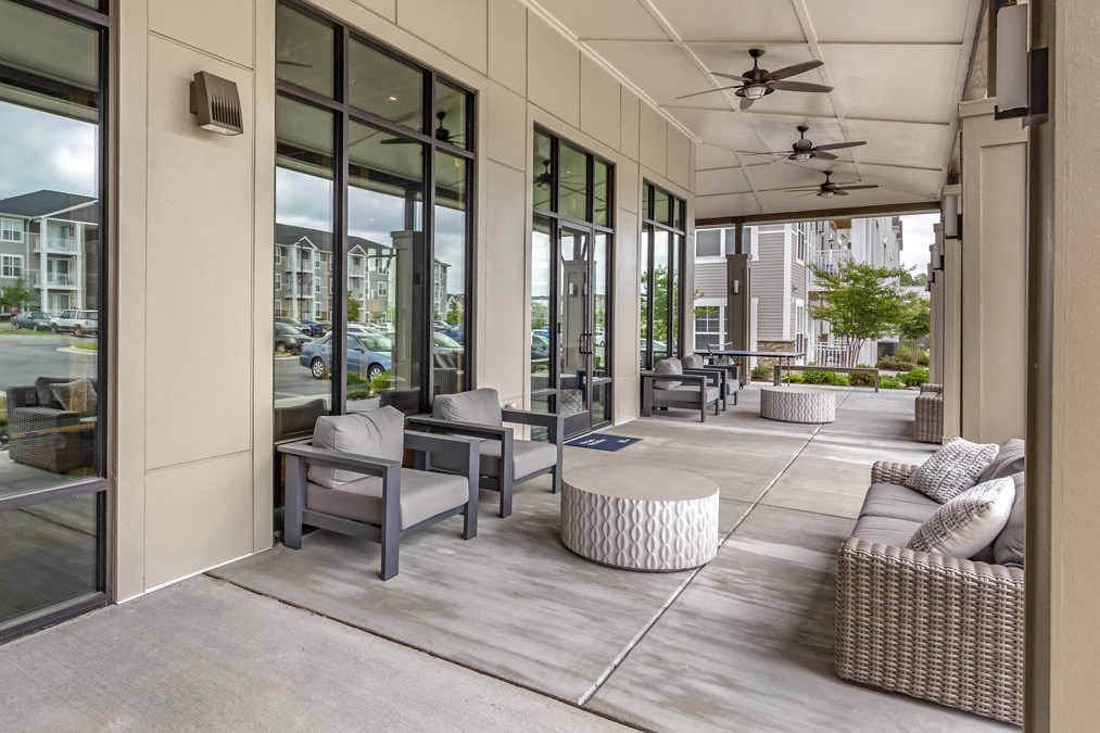 Hudson 5401 apartments exterior clubhouse