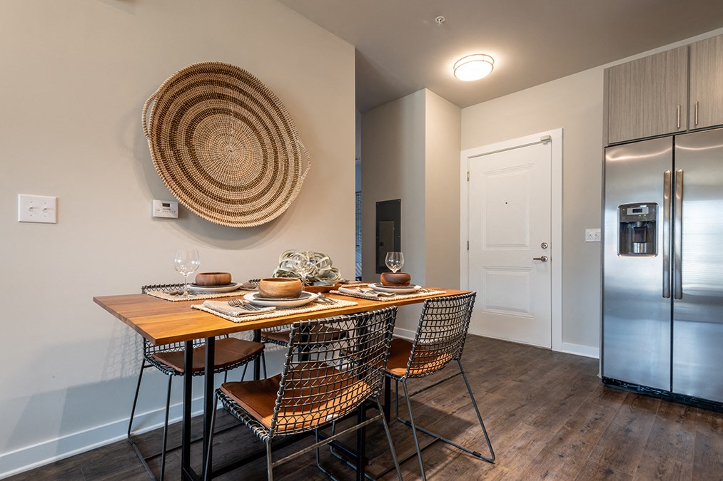 Hudson 5401 apartments dining