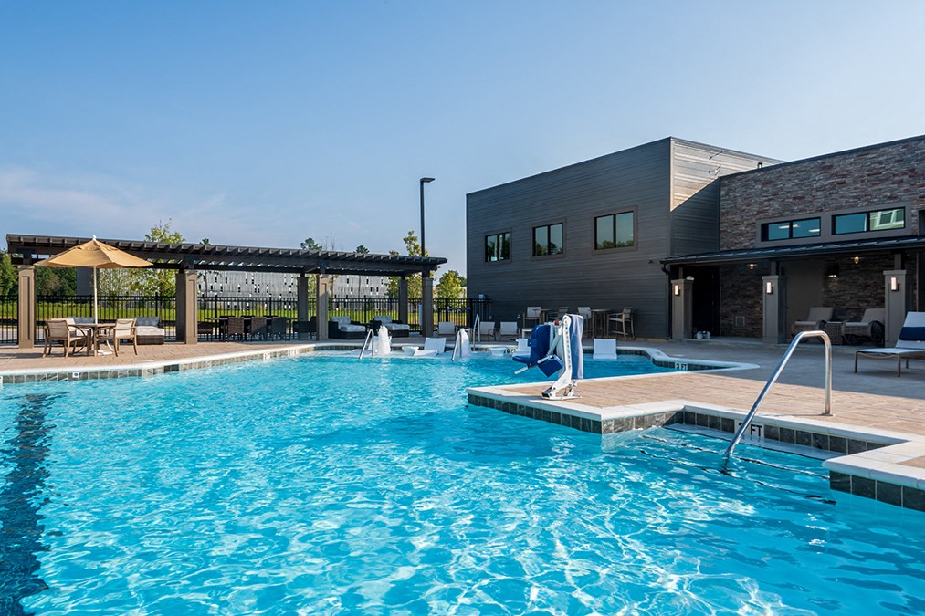 Hudson 5401 apartments pool