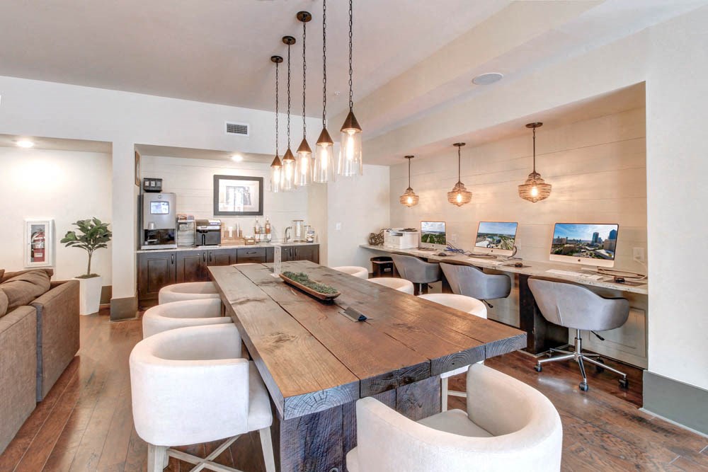 Office Rooms with computers at Portiva, Jacksonville