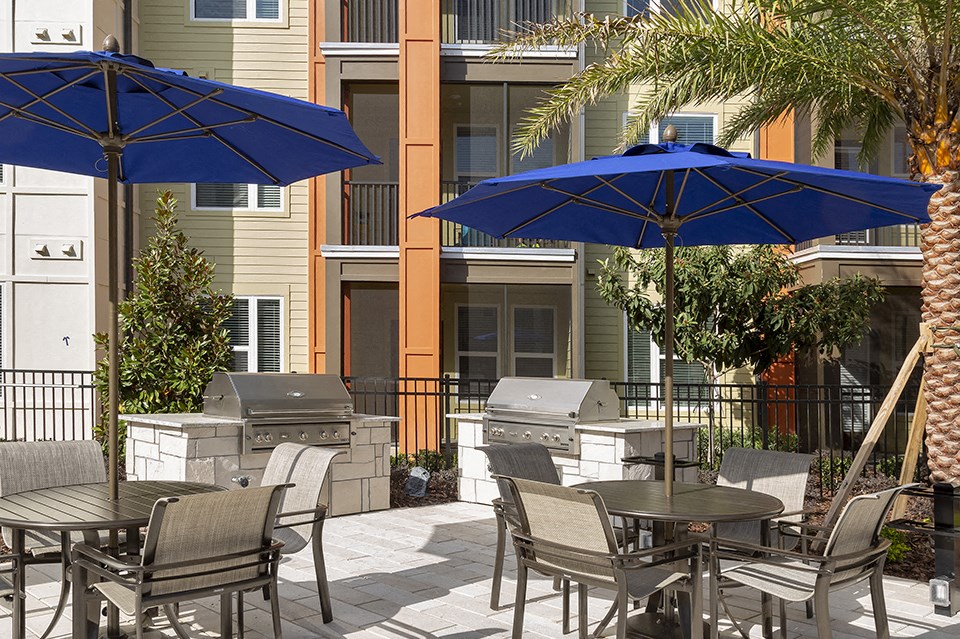 Poolside Grilling Stations at Integra Sunrise Parc, Kissimmee