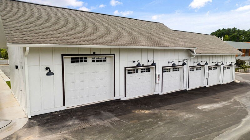 KnollatBriarChapel_Garages