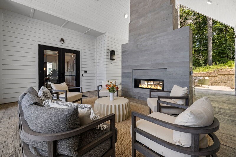 KnollatBriarChapel_OutdoorLounge