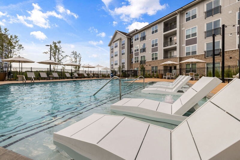 KnollatBriarChapel_Pool