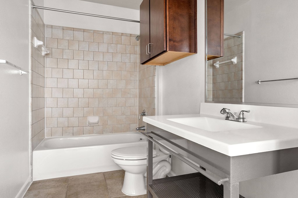 a model photo of Legacy North