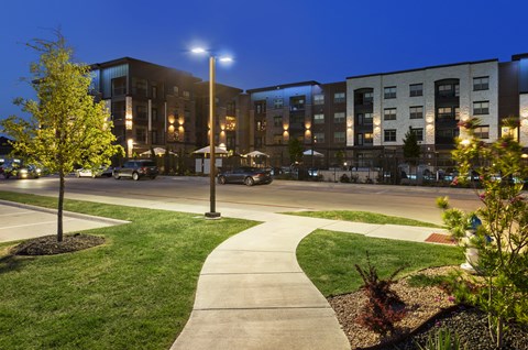 Linz At The Station Exterior