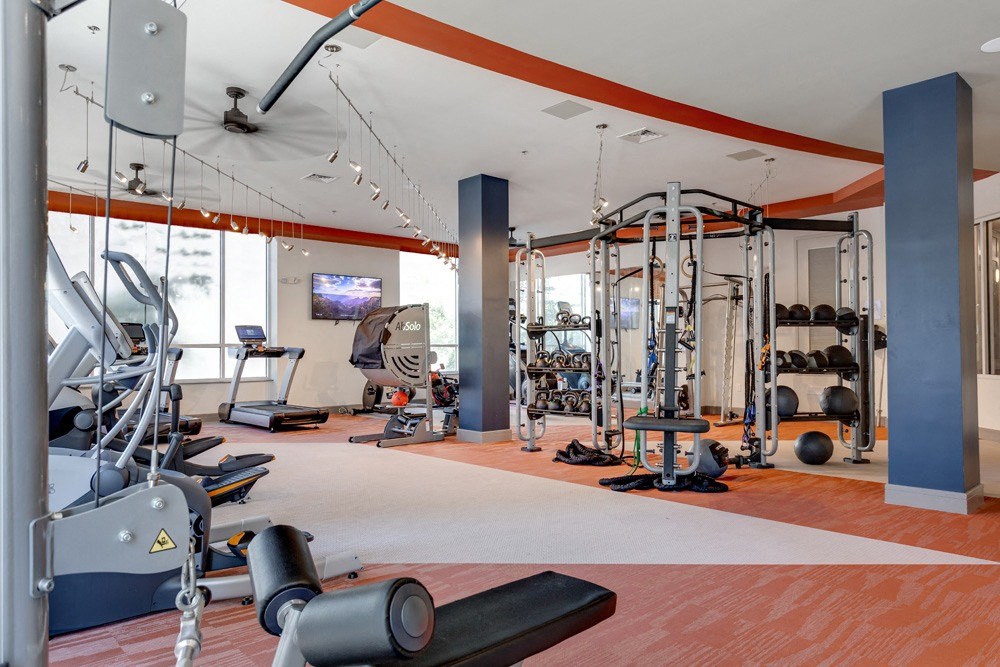 Metropolitan gym with machines