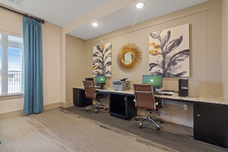 ParcatGarland_Clubhouse