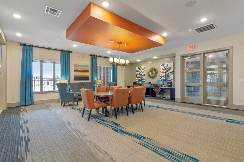 ParcatGarland_Clubhouse