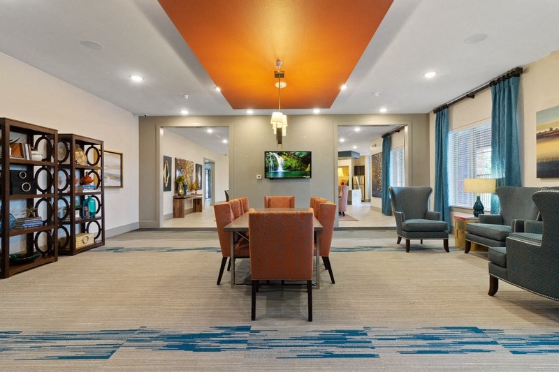 ParcatGarland_Clubhouse