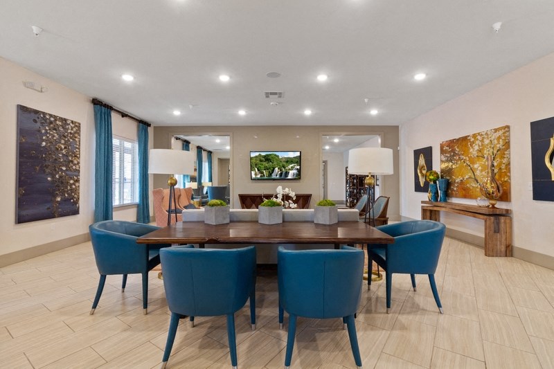 ParcatGarland_Clubhouse