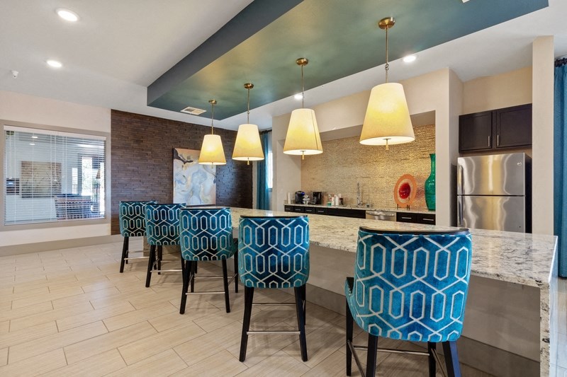 ParcatGarland_Clubhouse