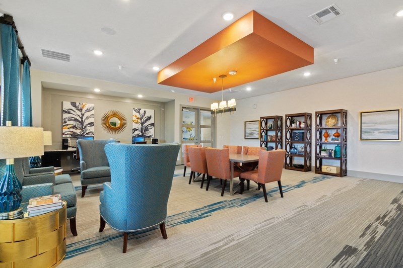 ParcatGarland_Clubhouse