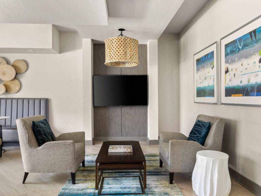 Roosevelt Arlington Commons Clubhouse Seating