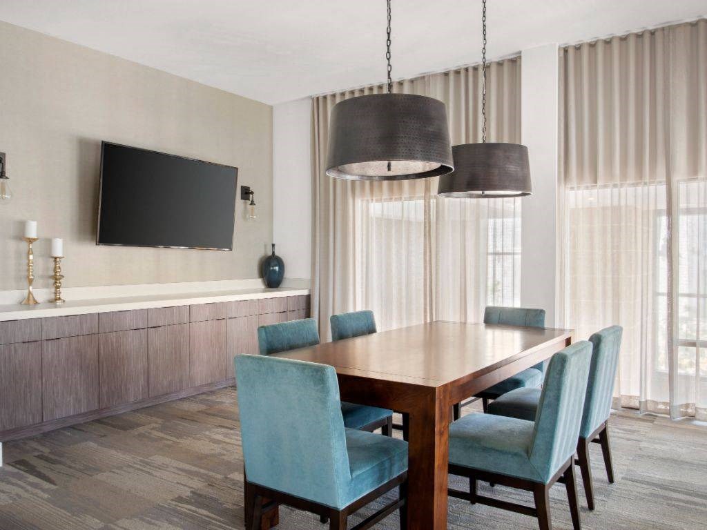 Roosevelt Arlington Commons Conference Room