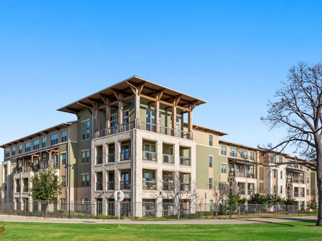 Roosevelt Arlington Commons Building Exterior