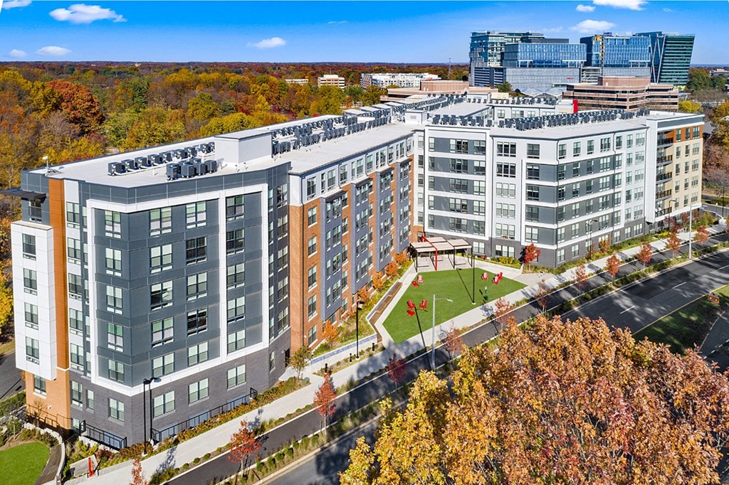 Russell At Reston Station Apartments, 11500 Commerce Park Drive, Reston ...