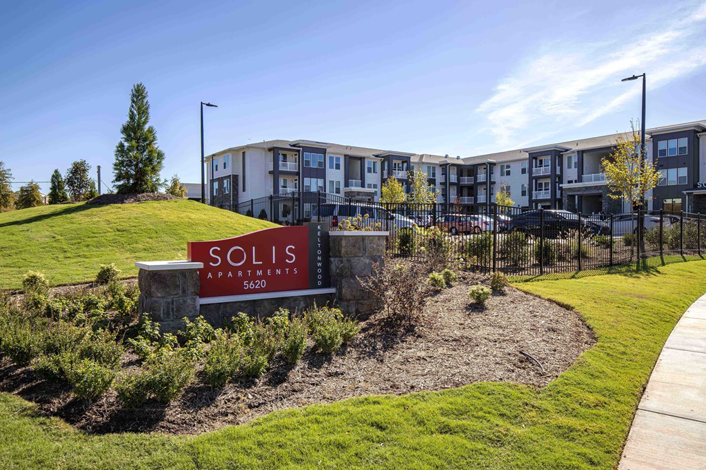 Solis Keltonwood Entrance Sign