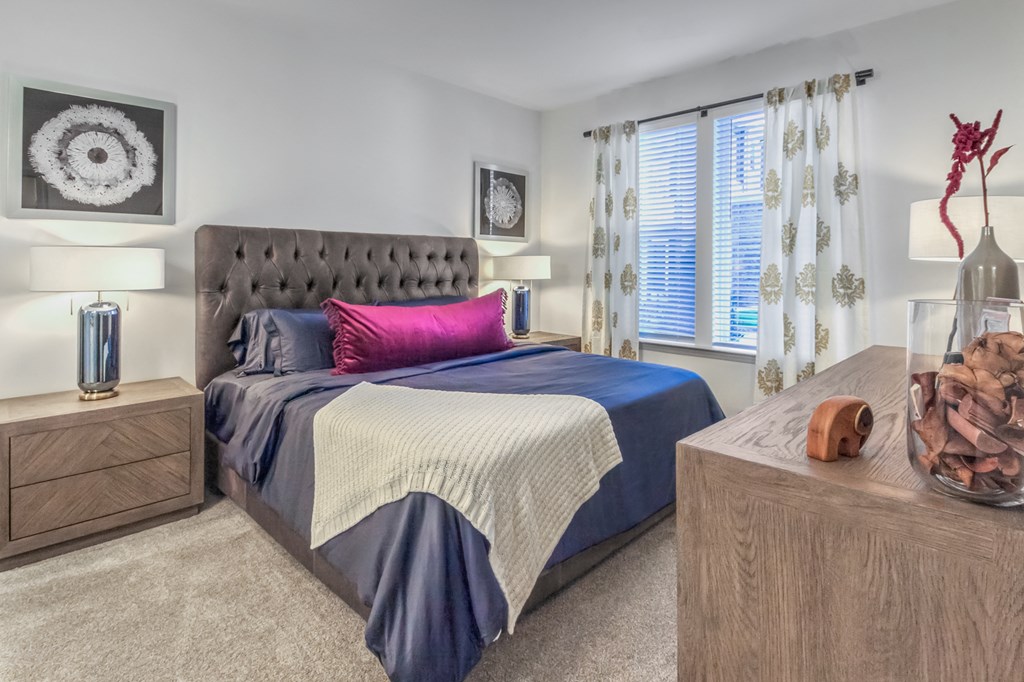 Solis Keltonwood Bedroom