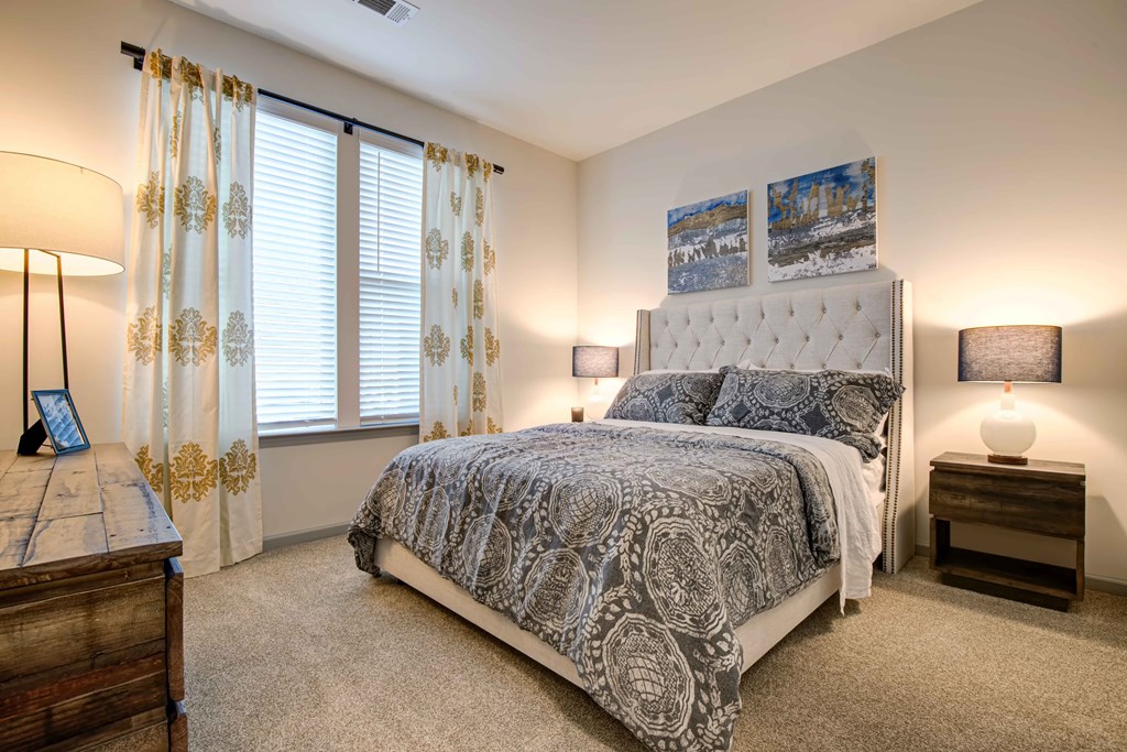 Solis Keltonwood Bedroom