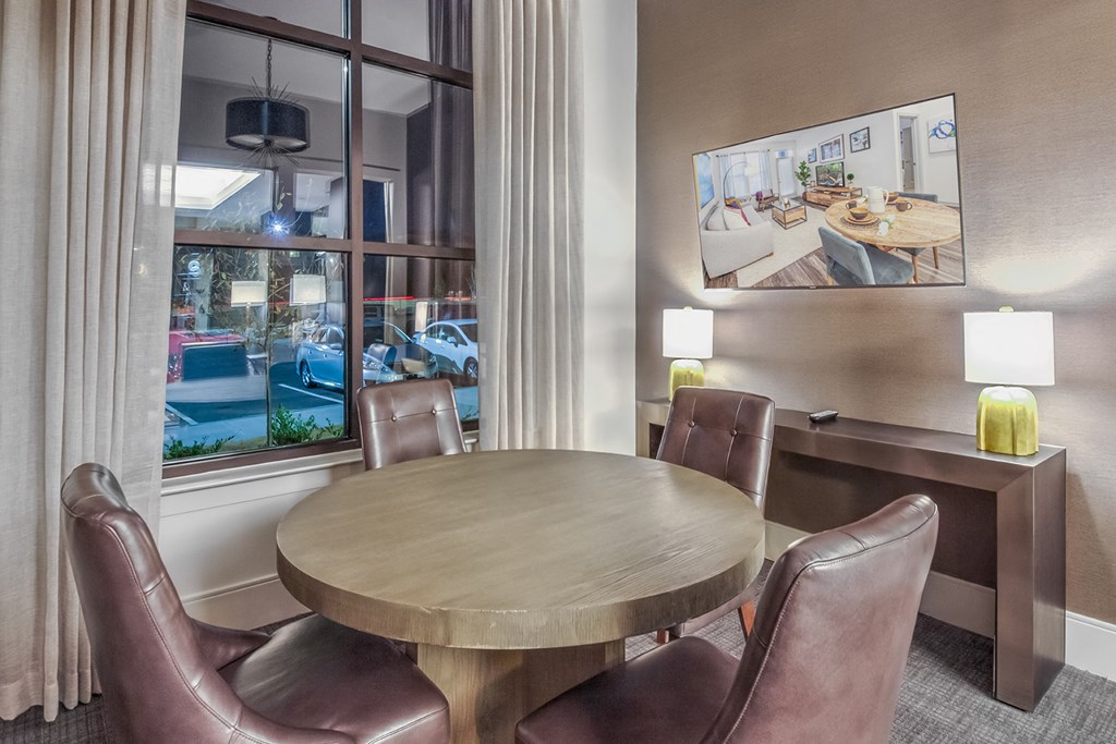 Solis Keltonwood Business Center