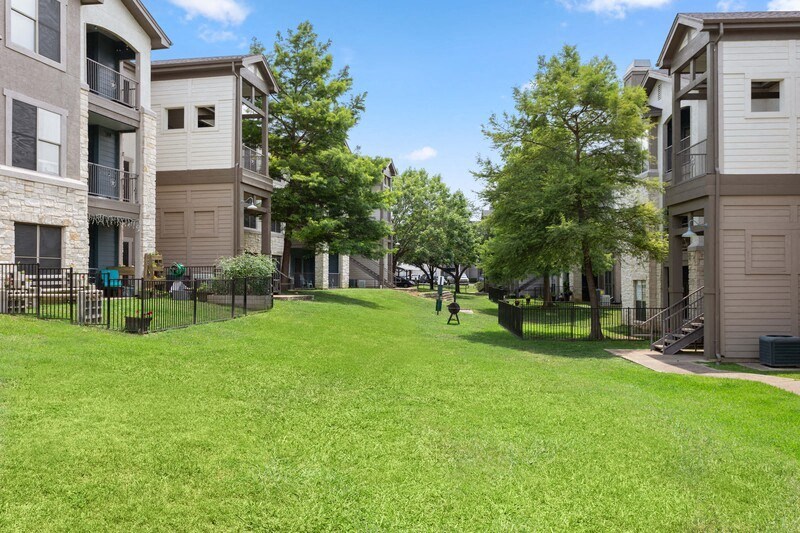 the preserve at ballantyne commons community garden