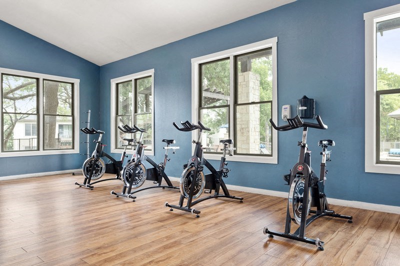 the residence on lamar apartment homes fitness room