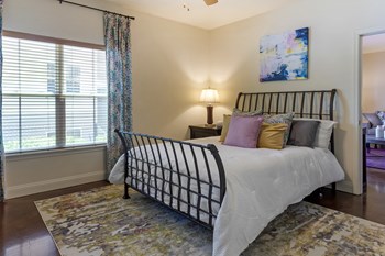 3223 Pleasant Garden Road 1-2 Beds Apartment for Rent - Photo Gallery 4