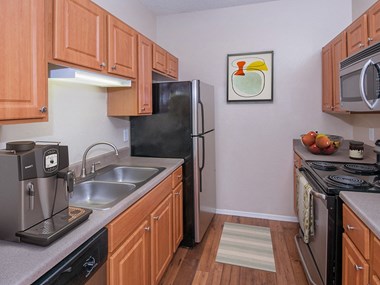 14000 Renaissance Ct 1-3 Beds Apartment for Rent - Photo Gallery 1