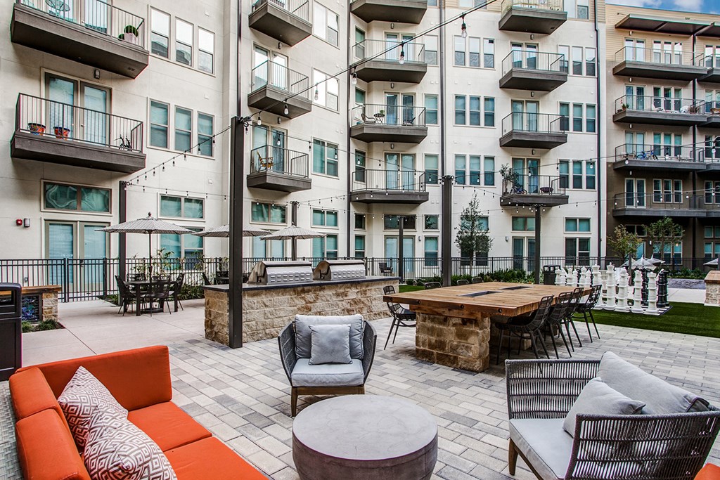 Vantage at Spring Creek Courtyard