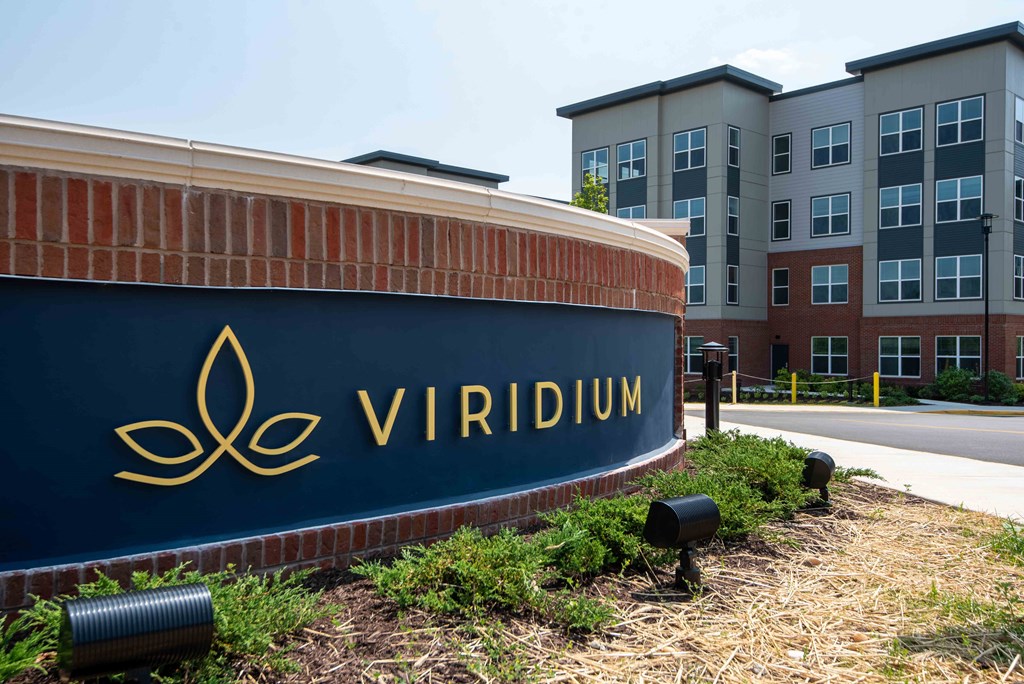 Viridium_MonumentSignage