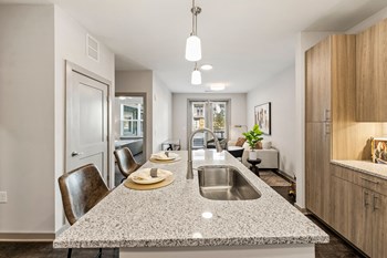 kitchen island looking into living room - Photo Gallery 4