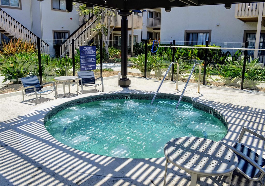 Hot Tub at La Jolla Canyon Apartments, San Diego California