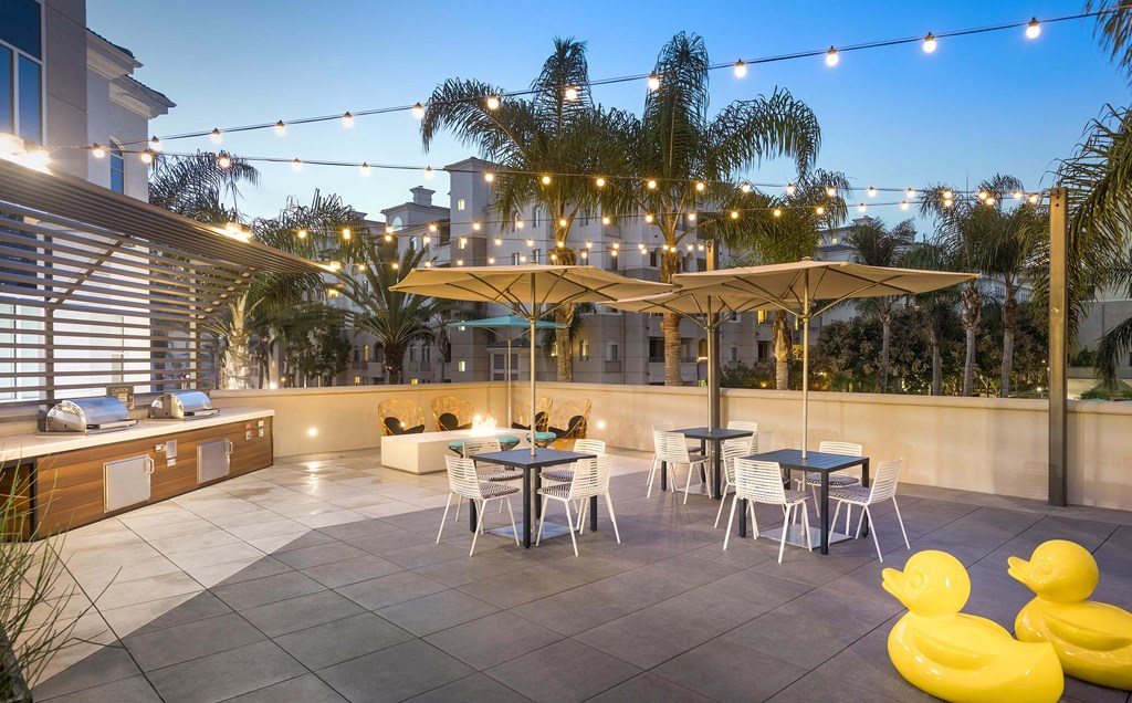 Grill And Patio at La Jolla Crossroads Apartments, San Diego, CA, 92122