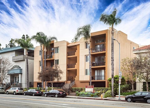 Building Exterior View at White Oak Gardens, Encino, 91316