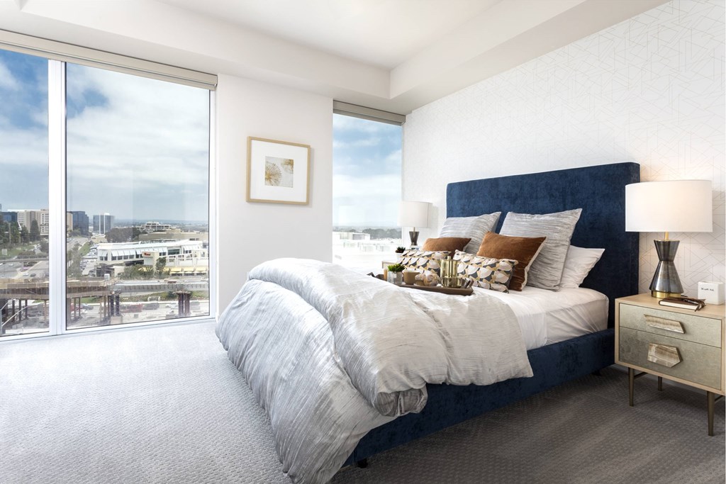 Gorgeous Bedroom at LUX by Garden*, San Diego