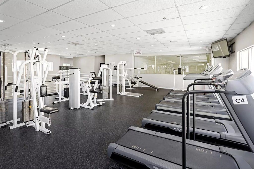 at La Regencia Apartments, San Diego