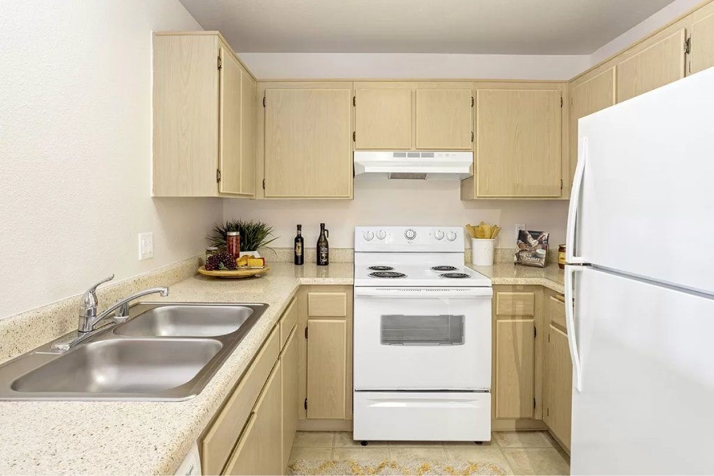 at La Regencia Apartments, San Diego, 92122