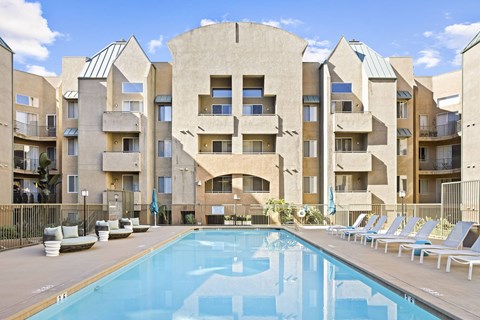 Large Pool at Costa Verde Village Apartments, San Diego