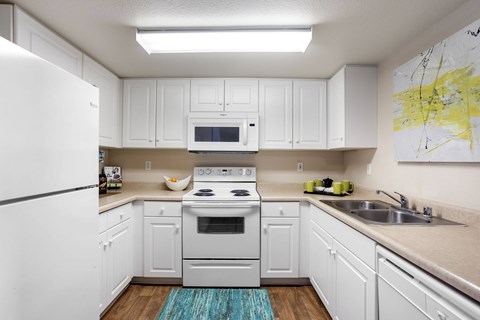A kitchen with what Costa Verde Village Apartments, San Diego