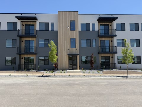 947 East Gordon 1-3 Beds Apartment for Rent